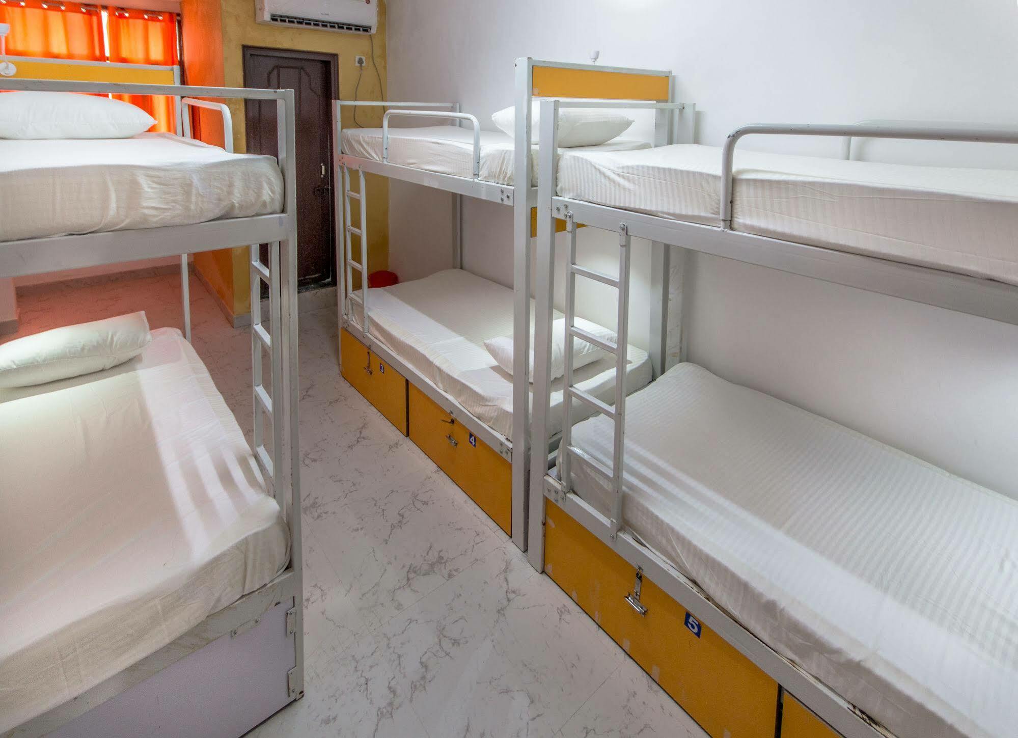 Bunk Hostel Delhi Нью-Делі Екстер'єр фото