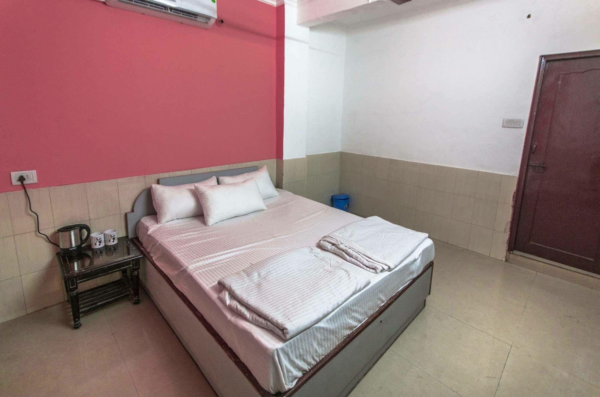 Bunk Hostel Delhi Нью-Делі Екстер'єр фото