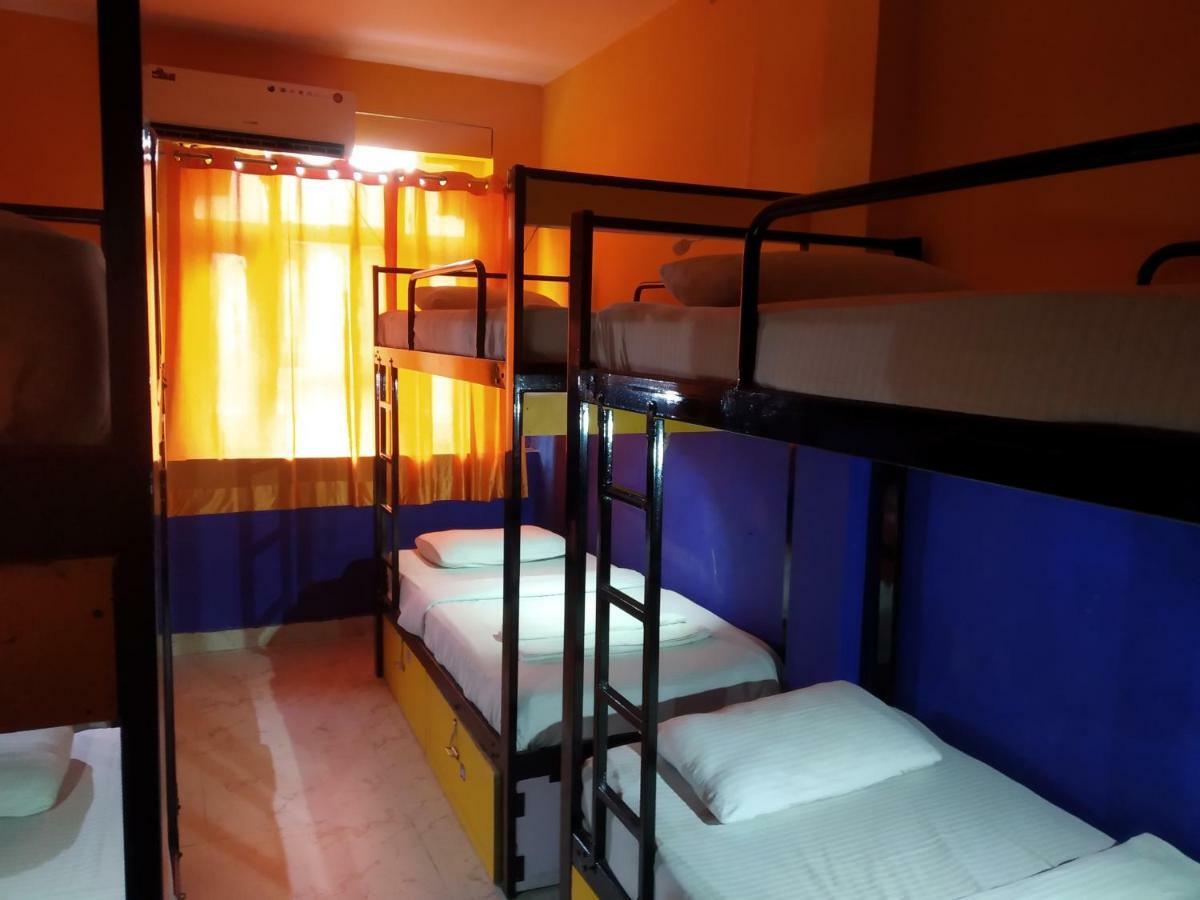 Bunk Hostel Delhi Нью-Делі Екстер'єр фото